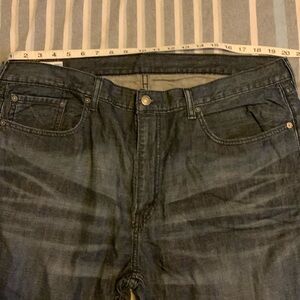Levi’s Men’s Medium Wash 569 Loose Straight Faded Jean Size 40x32